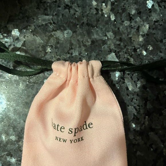 Brand new earrings - Picture 4 of 4